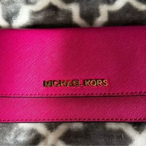 Michael Kors Jet Set Large Saffiano Leather Snap-Front Wallet